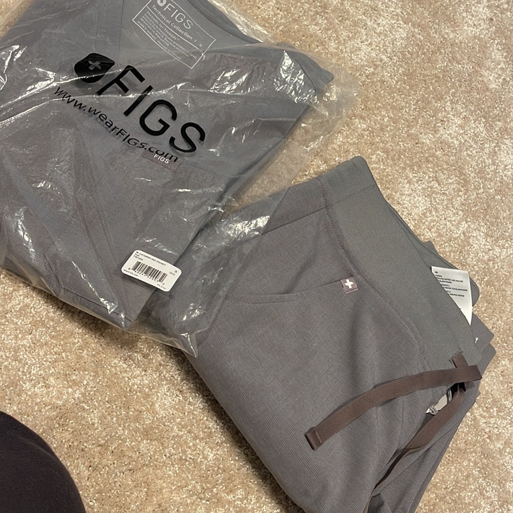 Figs dark space grey Catarina top sm Zamora sm